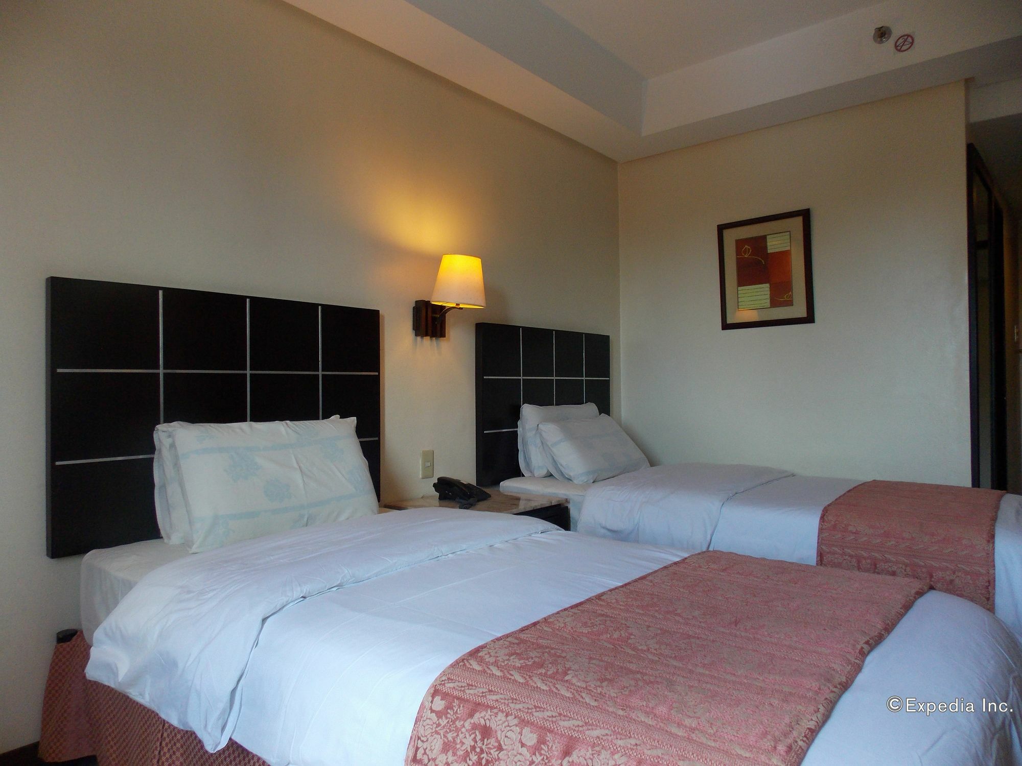 Goldenfield Kundutel Hotel Bacolod Eksteriør billede